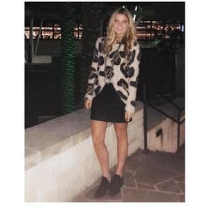 Meet your Posher, Brooke